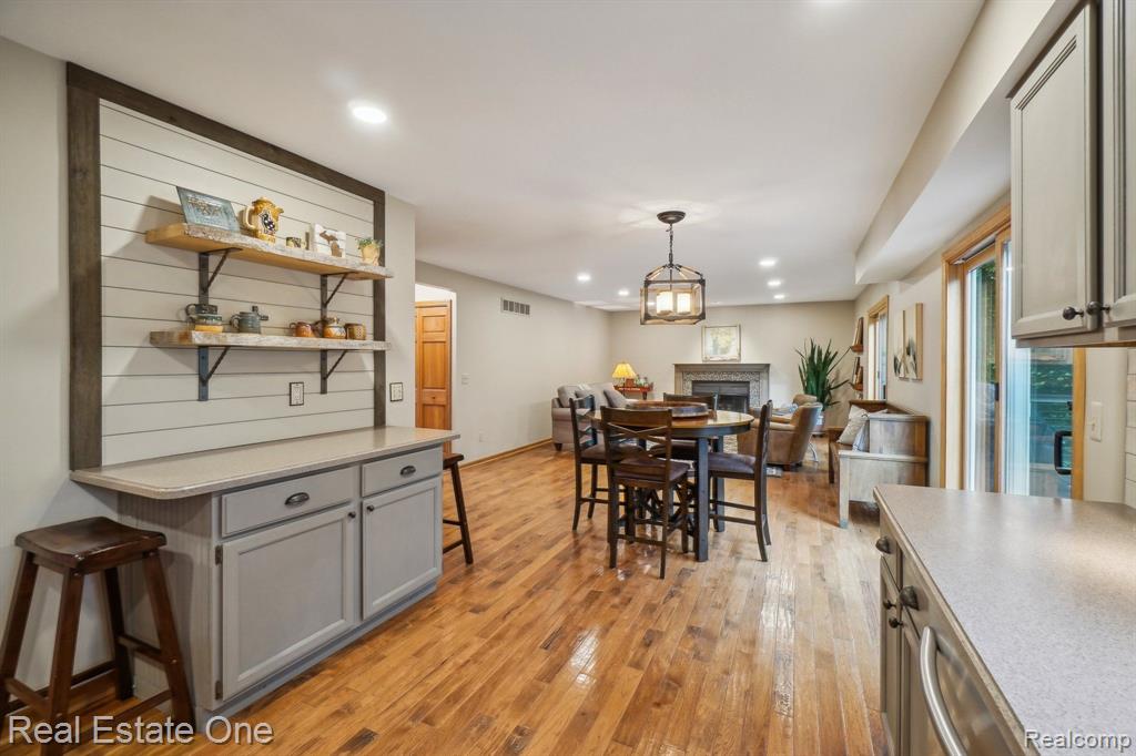 11175 SAND CRANE Way, South Lyon, MI 48178 — Photo 10