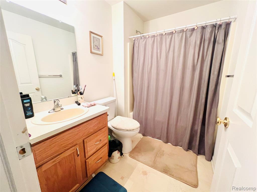 162 S Vista, Auburn Hills, MI 48326 — Photo 11