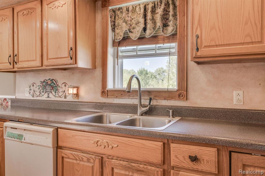 6066 MARSH Road, Cottrellville, MI — Photo 9
