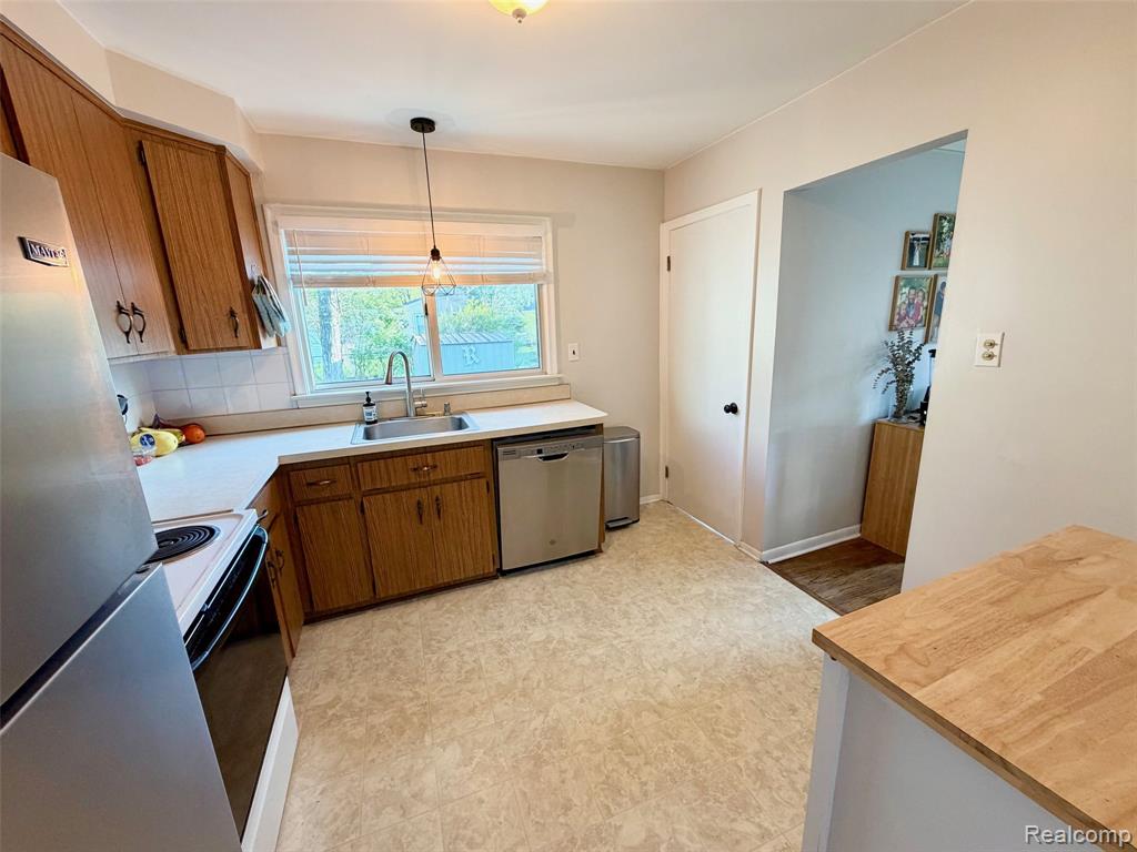579 Lerner Avenue, Commerce Twp, MI — Photo 8