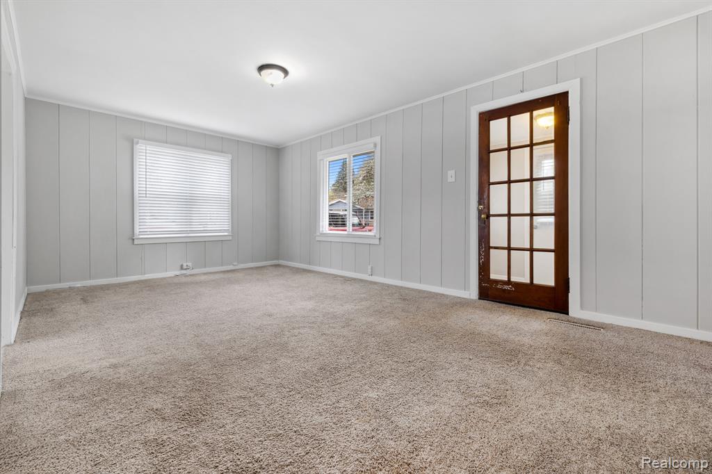490 Chicago Drive, Howell, MI 48843 — Photo 7