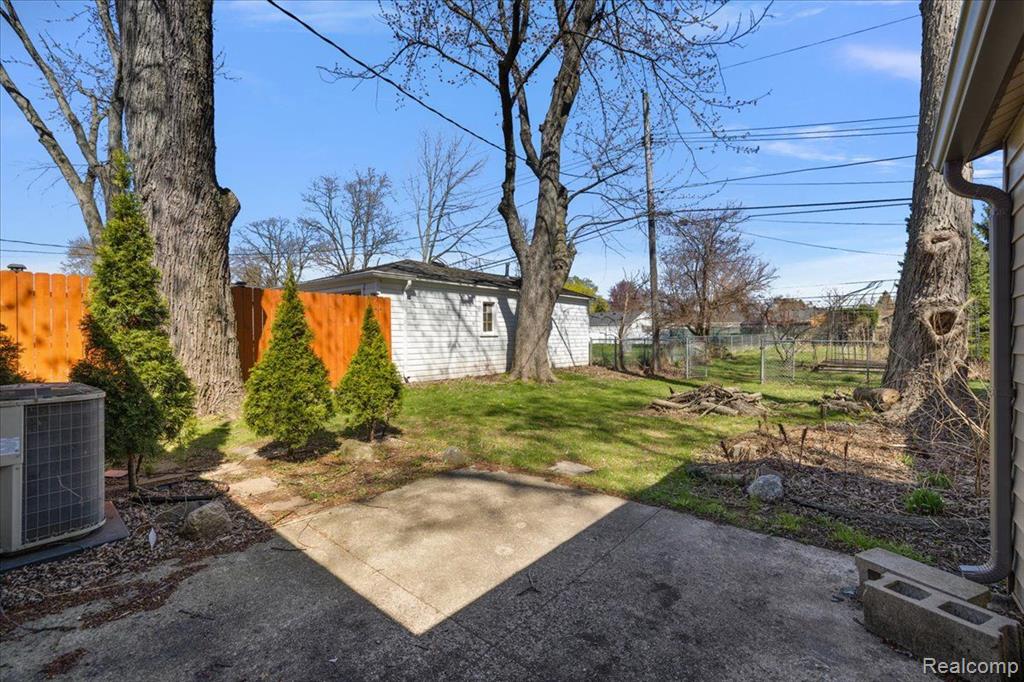 617 DEVILLEN Avenue, Royal Oak, MI 48073 — Photo 58