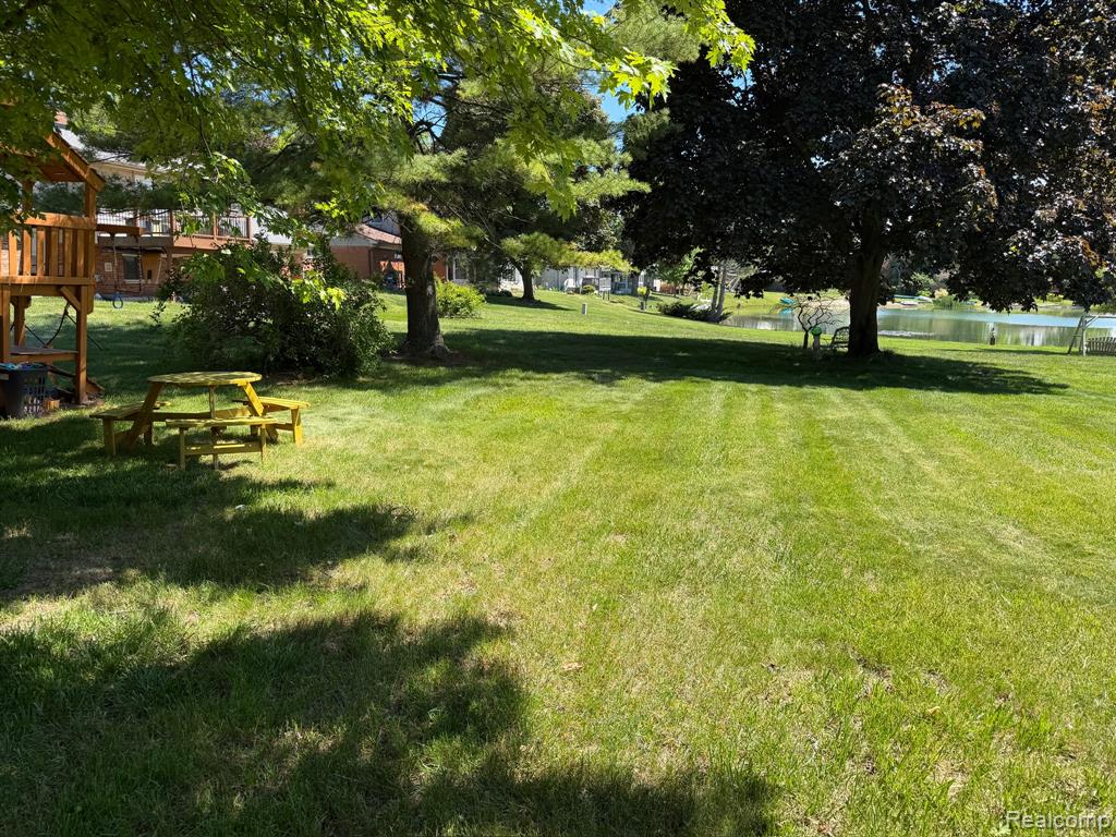 6366 Walker Drive, Troy, MI 48085 — Photo 6