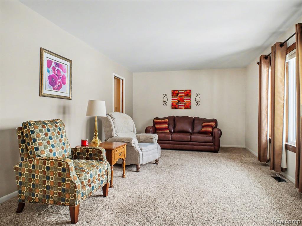 3230 Woodvalley Drive, Flushing, MI 48433 — Photo 6