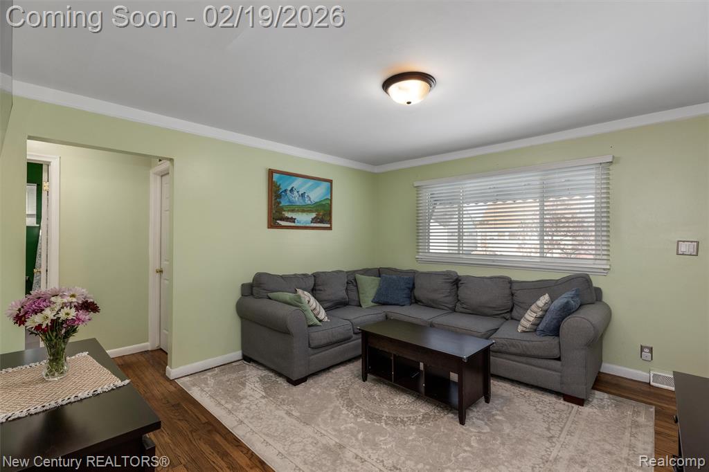 896 E Dallas Avenue, Madison Heights, MI 48071 — Photo 6