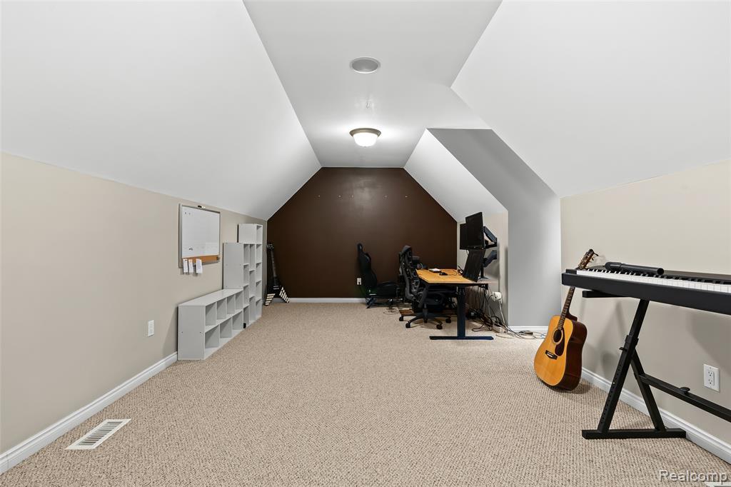 9030 Hidden Court W, South Lyon, MI 48178 — Photo 41