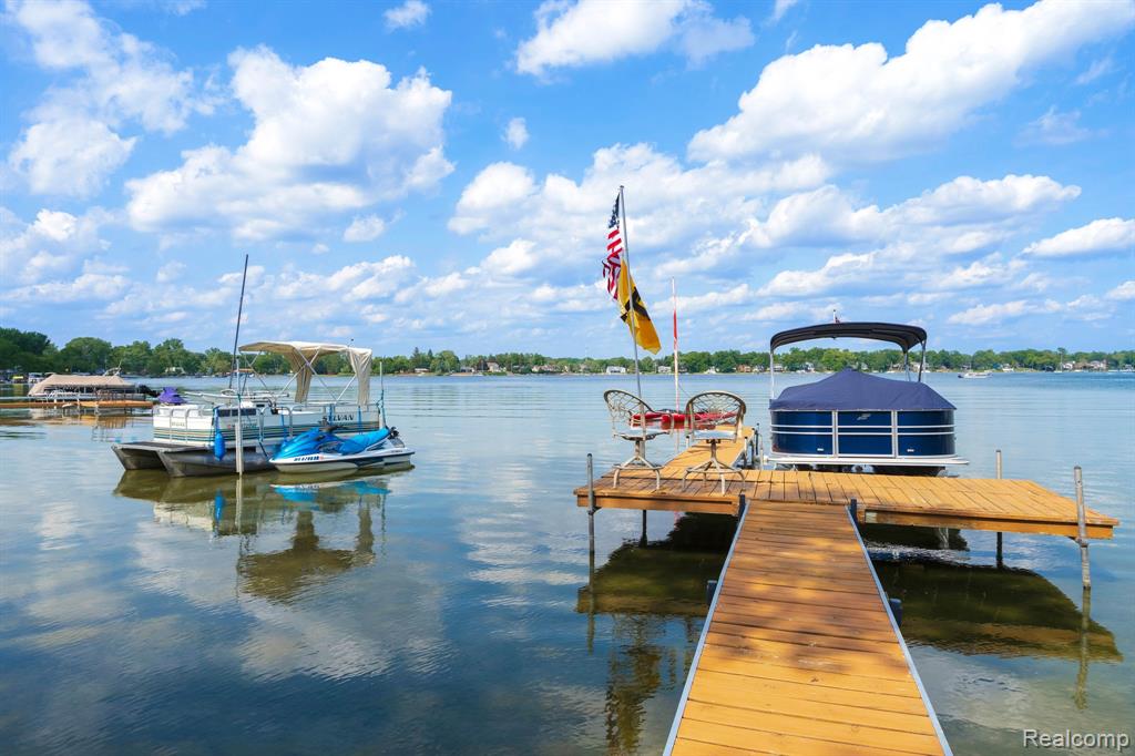 775 Lyle Drive, Waterford, MI 48327 — Photo 9