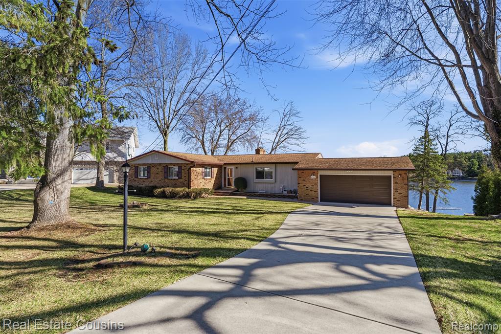 8028 Ore Knob Drive, Fenton, MI 48430 — Photo 3