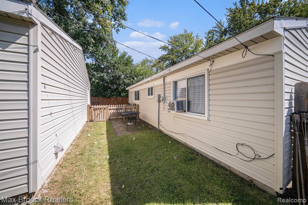 1719 KNOWLES Street, Ypsilanti, MI 48198 — Photo 15
