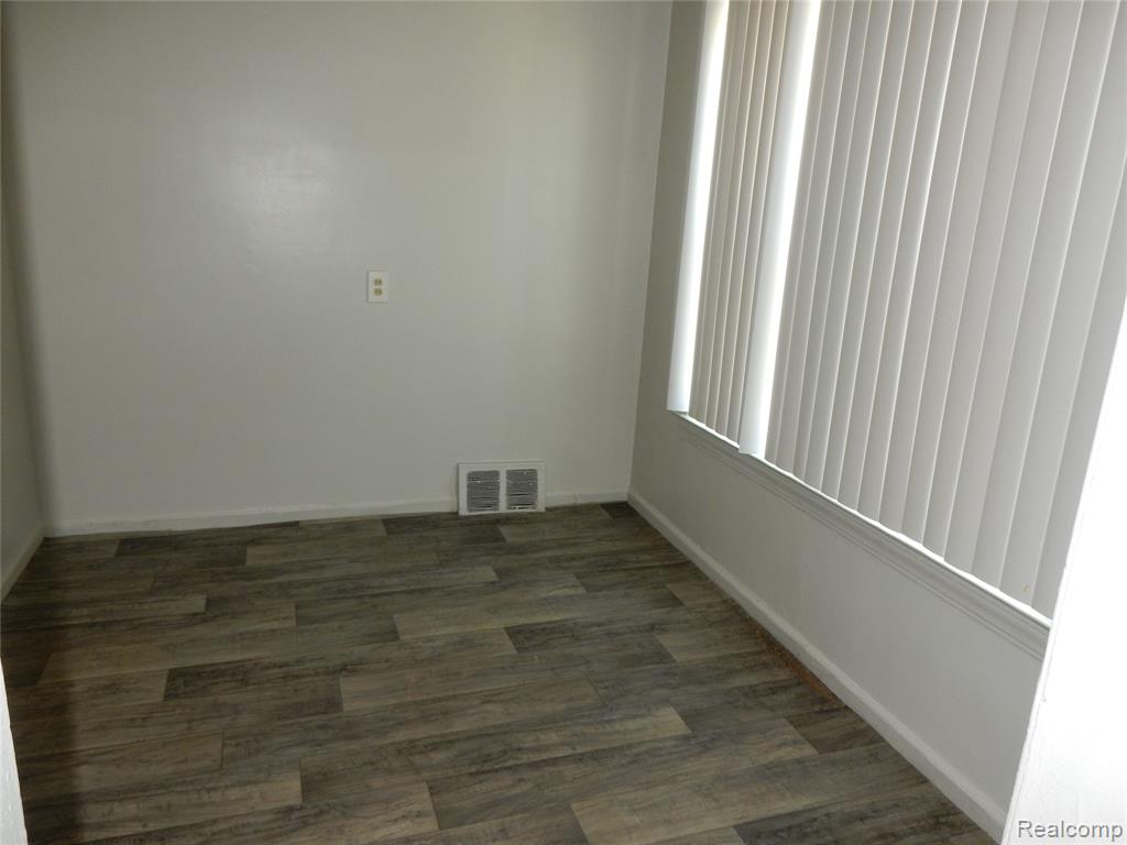 6782 Evergreen Avenue, Detroit, MI 48228 — Photo 4