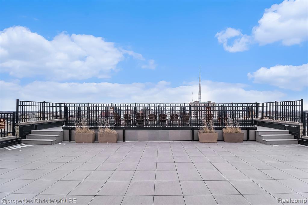 15 E KIRBY Street, 422, Detroit, MI 48202 — Photo 18