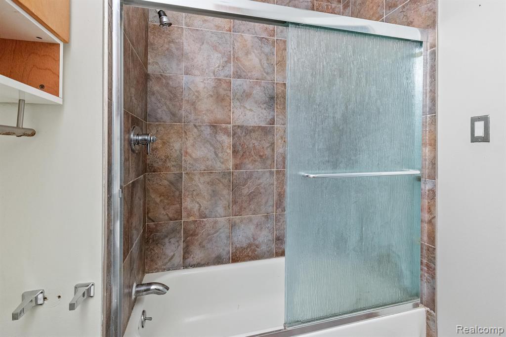 6533 E Jefferson Avenue, 3 (apt 113), Detroit, MI 48207 — Photo 16