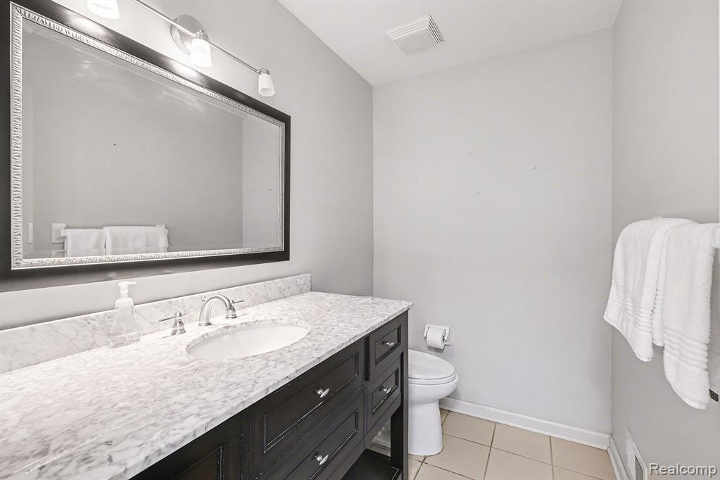 5113 Candlewood Drive, Grand Blanc, MI 48439 — Photo 18
