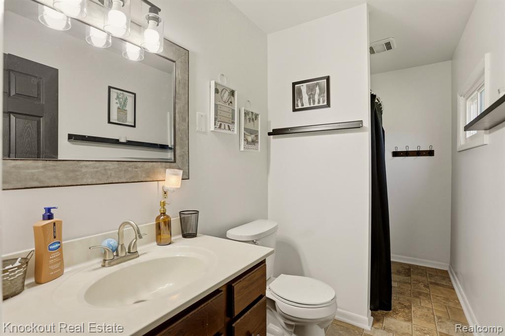 8845 Ormes Road, Vassar, MI 48768 — Photo 22