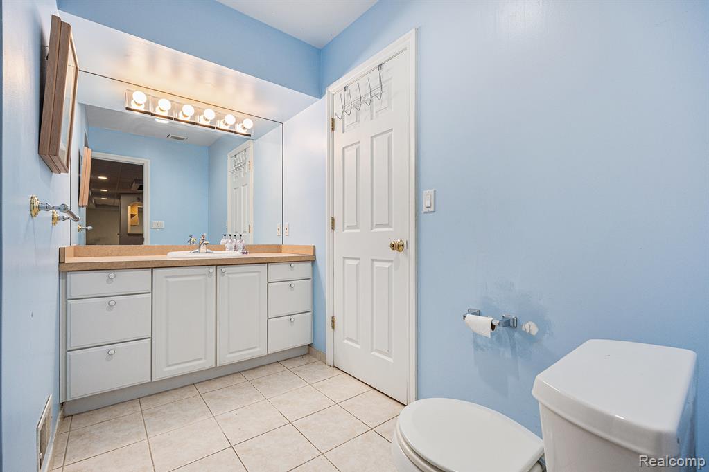 785 River Bend Drive, Rochester Hills, MI 48307 — Photo 37