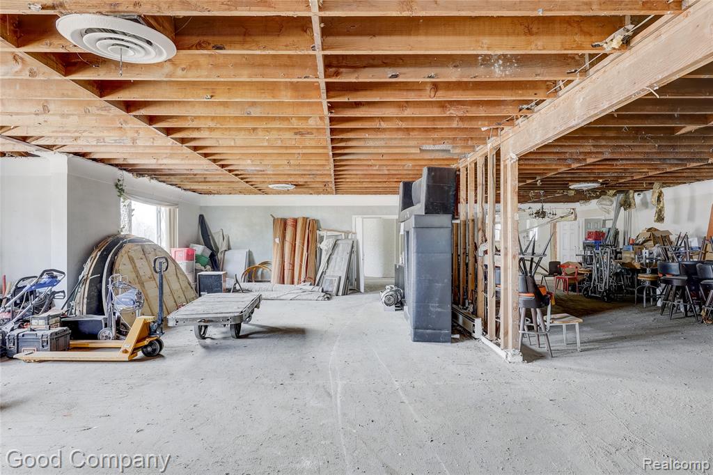23919 John R Road - Photo 2