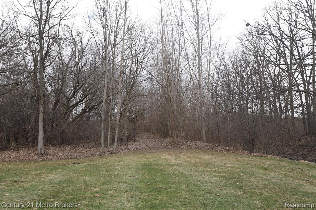 1184 Normandy Terrace Drive, Flint, MI 48532 — Photo 24