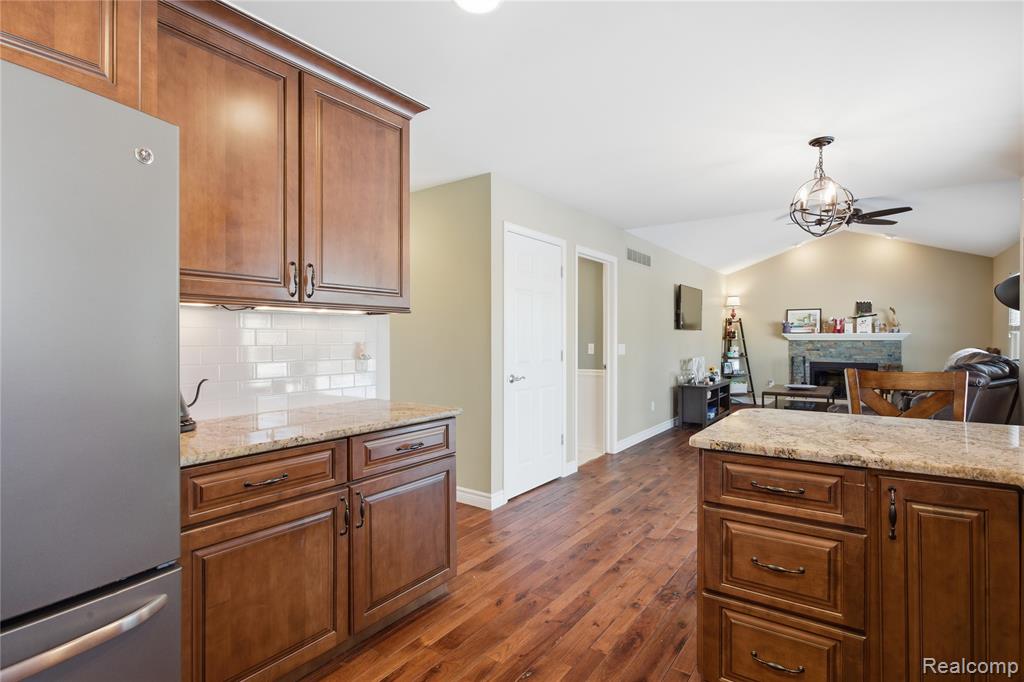 816 Oak Cluster Court, Howell, MI 48855 — Photo 15