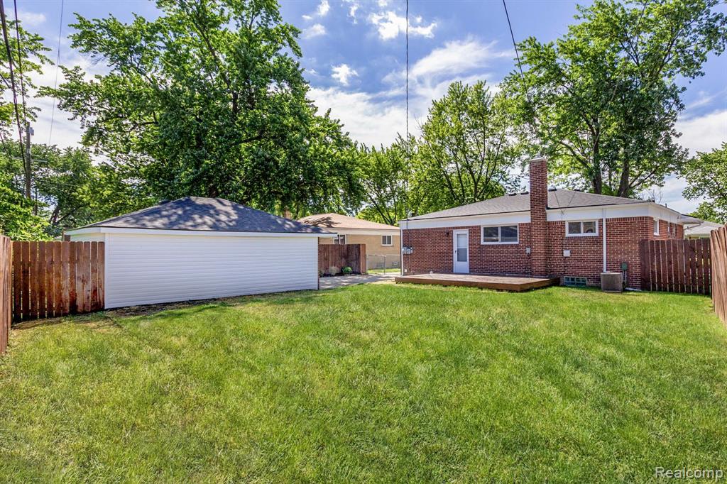 24865 Ridgecroft Avenue, Eastpointe, MI 48021 — Photo 31
