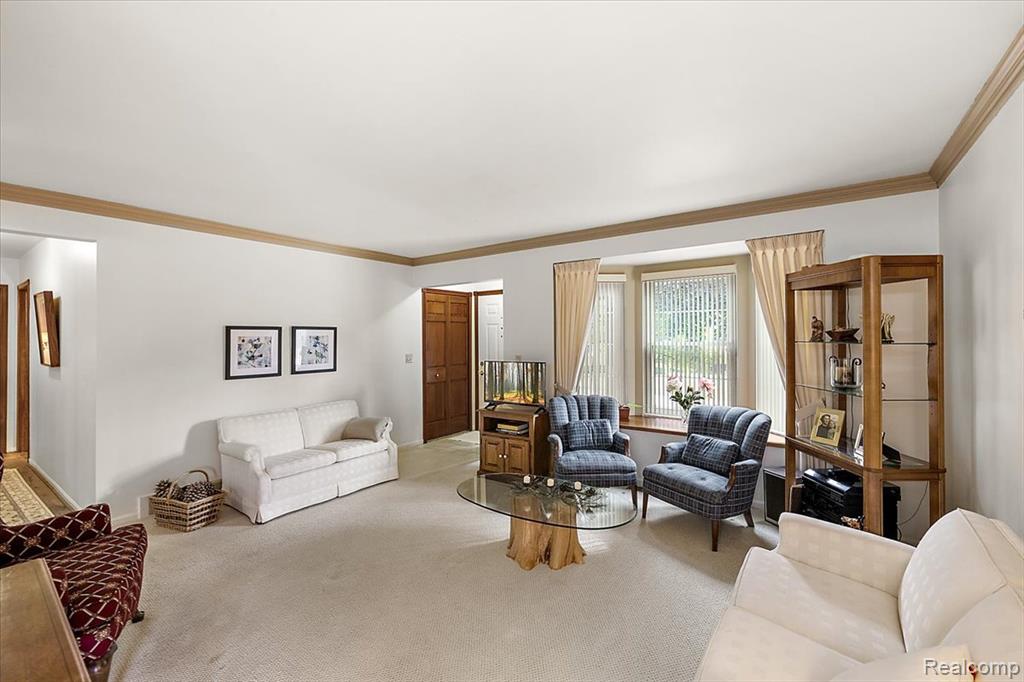 404 Meadow Bridge Drive, Rochester Hills, MI 48307 — Photo 8