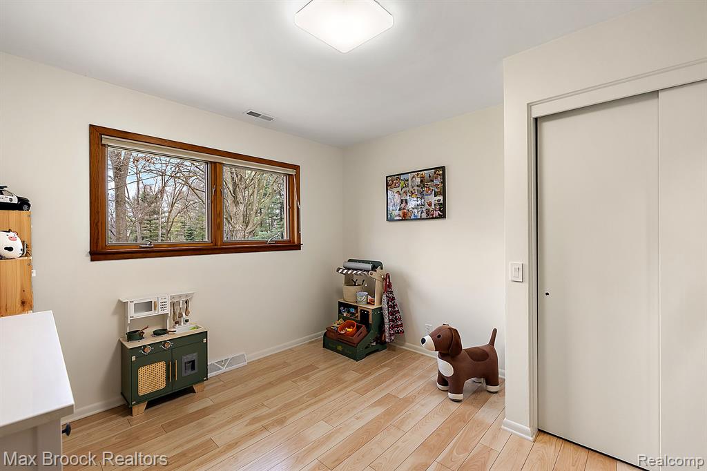 6606 VACHON Court, Bloomfield Hills, MI 48301 — Photo 16