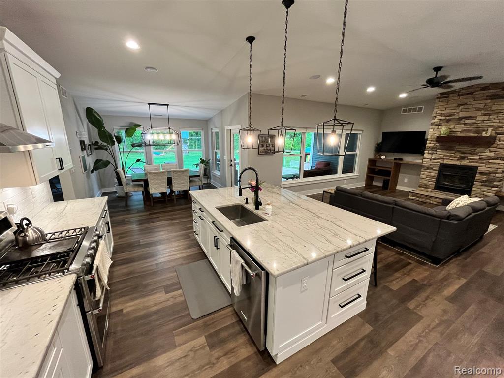 2400 N Hacker Road, Howell, MI 48855 — Photo 9