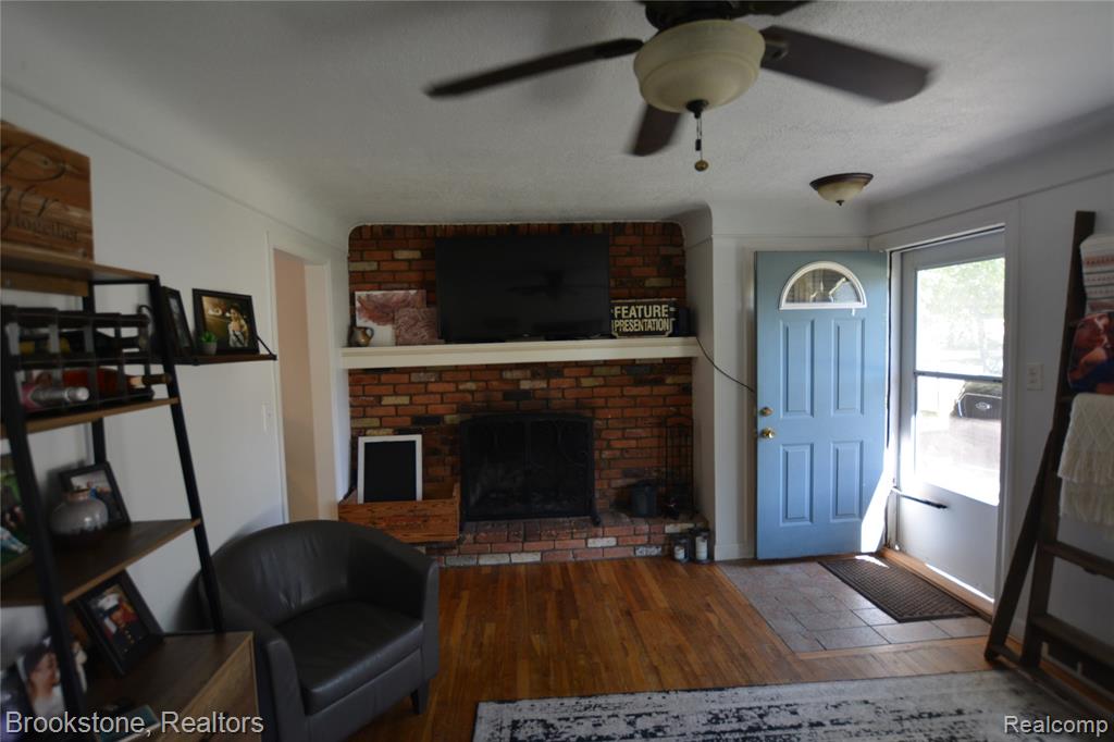 419 E Glass Road, Ortonville, MI 48462 — Photo 3