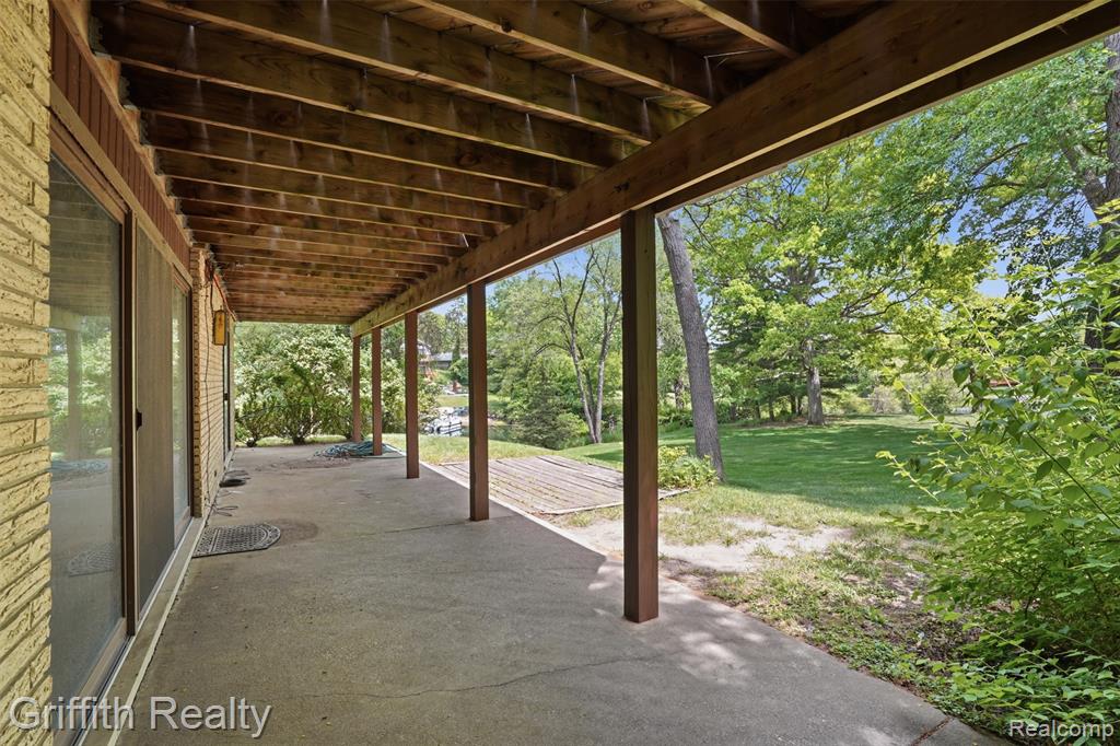 10646 Kenicott Trail, Brighton, MI 48114 — Photo 33