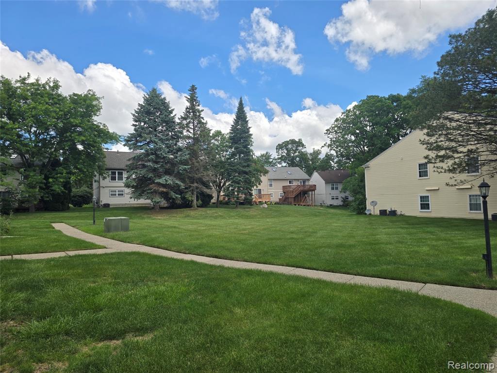833 Bloomfield Village Boulevard, C, Auburn Hills, MI 48326 — Photo 12