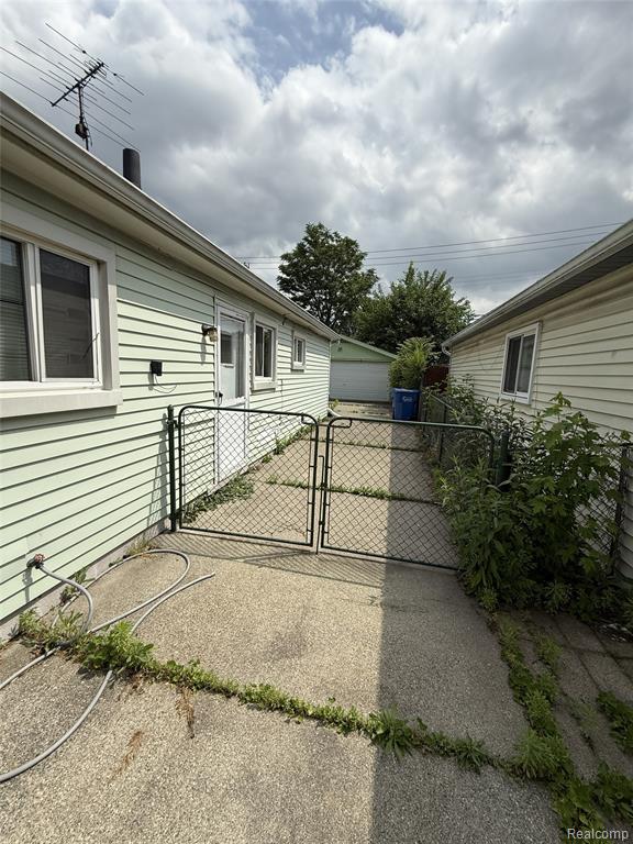 8412 Stephens Road, Warren, MI 48089 — Photo 3