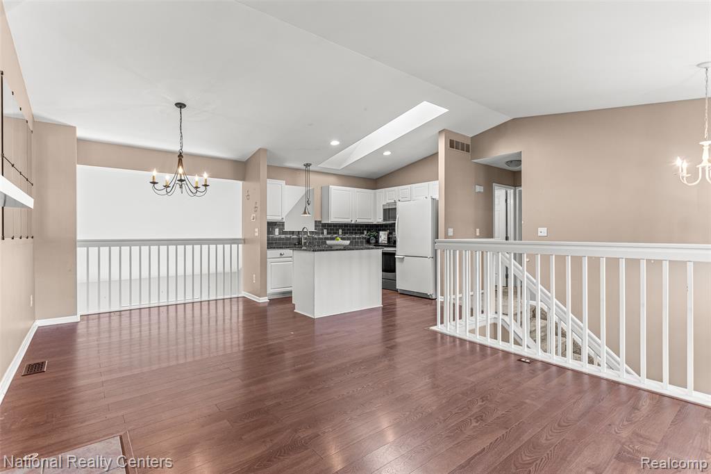 886 Millerway Drive, Fenton, MI 48430 — Photo 3