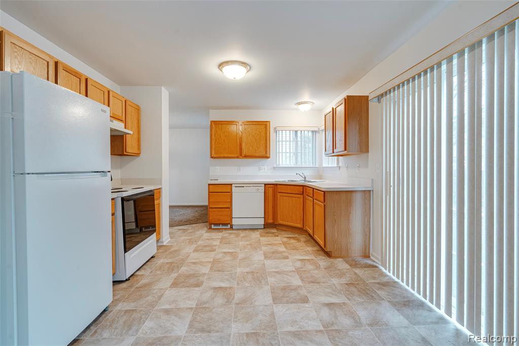 4154 Strathmore Lane, Canton, MI 48188 — Photo 18