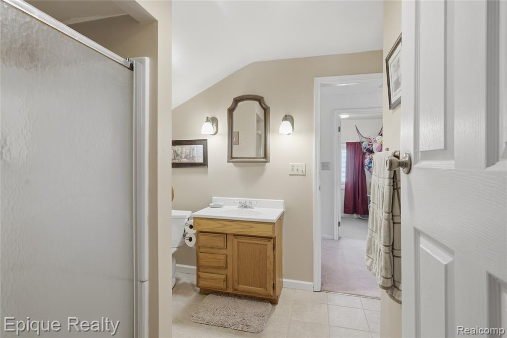 423 Shady Oaks Street, Lake Orion, MI 48362 — Photo 22