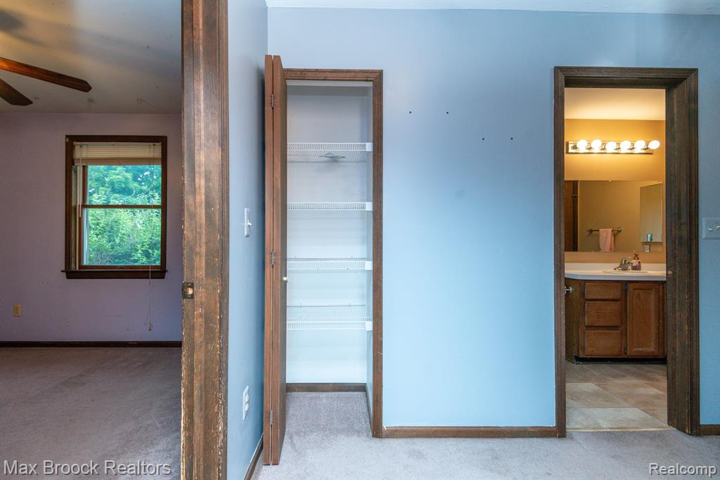 54320 BELCREST Drive, Milford, MI 48381 — Photo 29