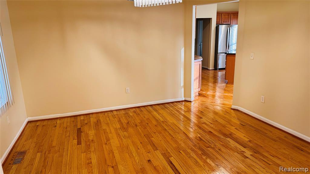 7655 JEWELL Ter, West Bloomfield, MI 48323 — Photo 6