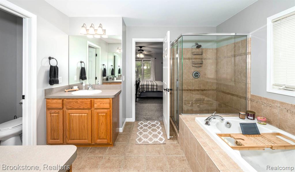 921 OLD HICKORY LANE Lane, Lake Orion, MI 48362 — Photo 14