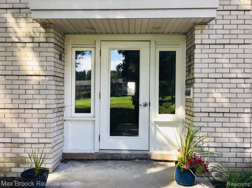 4113 TELEGRAPH Road, Bloomfield Hills, MI 48302 — front exterior