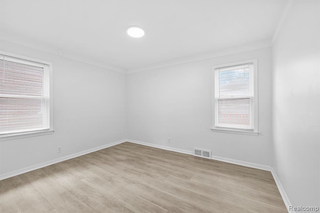 839 E HAYES Avenue, Hazel Park, MI 48030 — Photo 15