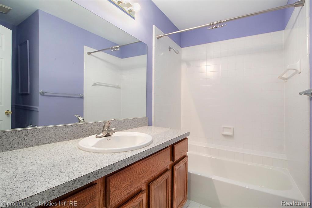 7487 GREEN MEADOW Lane, Canton, MI 48187 — Photo 11
