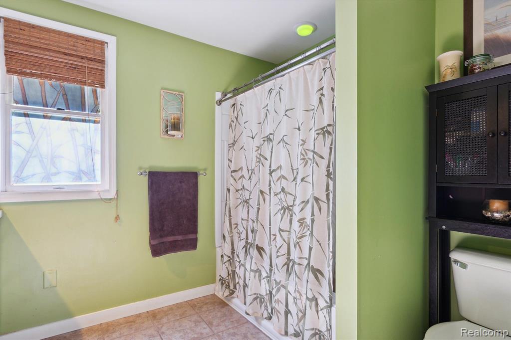 876 FRESHWATER Way, Grass Lake, MI 49240 — Photo 36