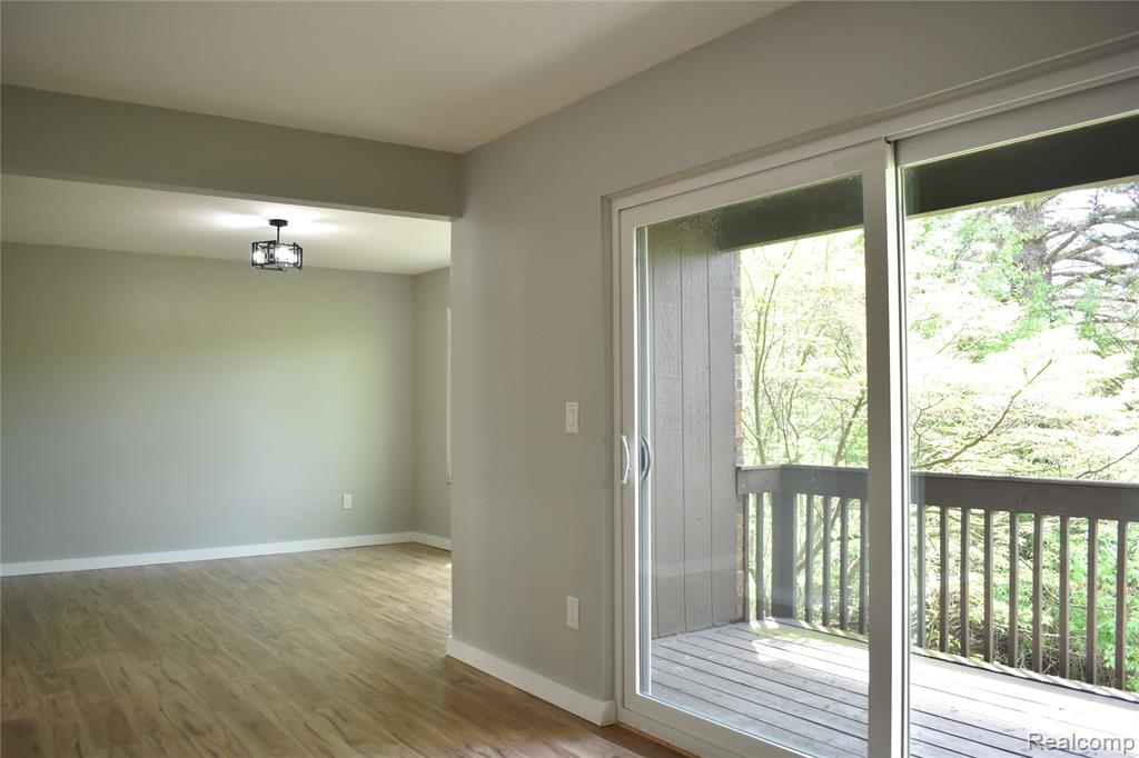 2073 Bordeaux Street, West Bloomfield, MI 48323 — Photo 17