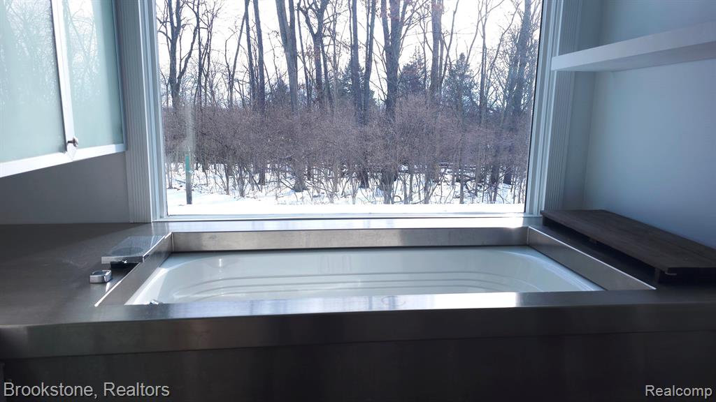 7090 LINDEN Road, Fenton, MI 48430 — Photo 19