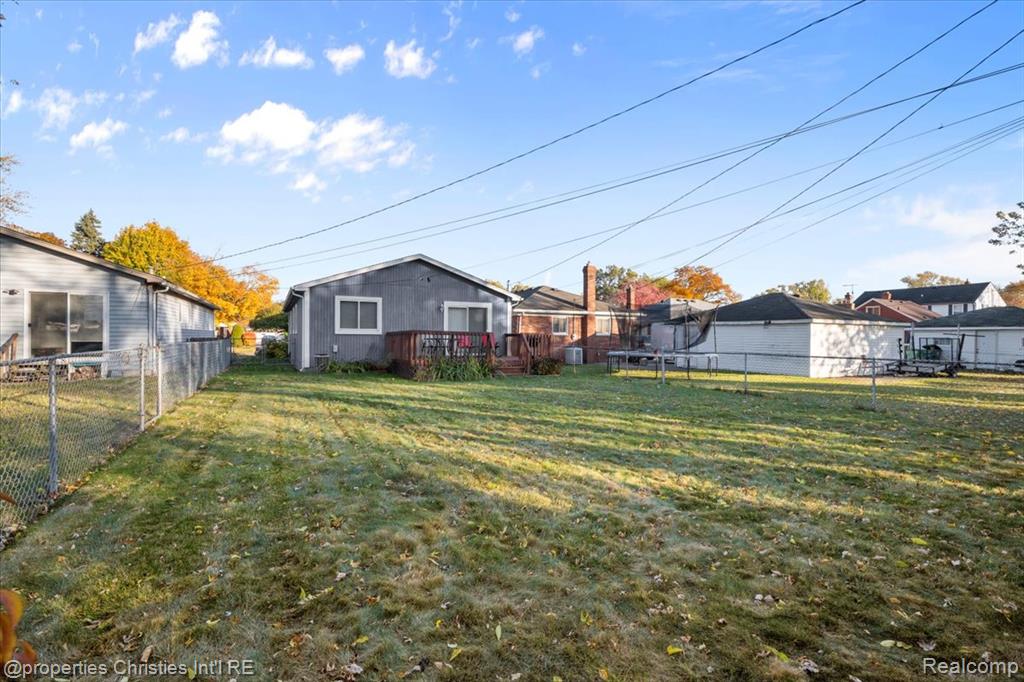 24289 Dale Avenue, Eastpointe, MI 48021 — Photo 37