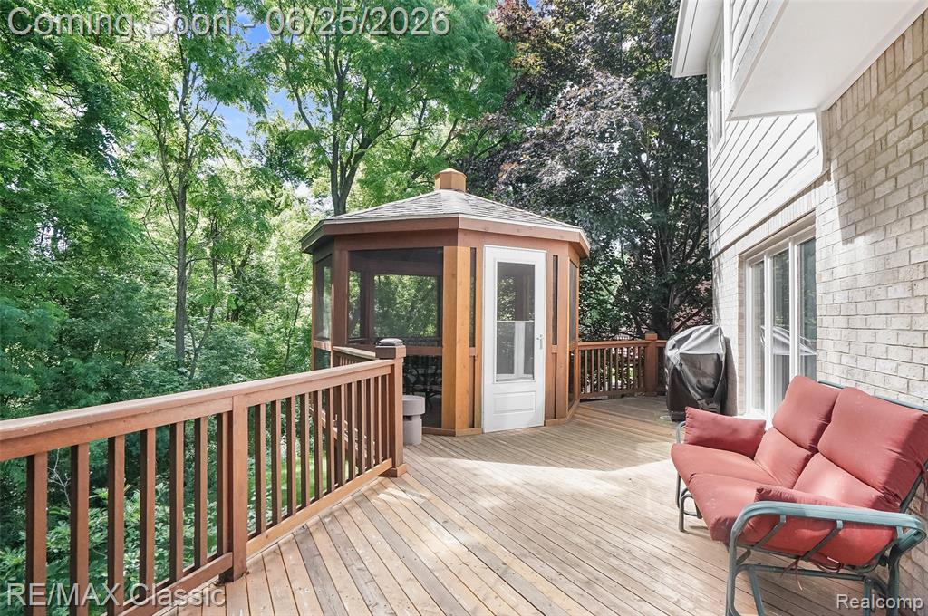 7439 Millwood, West Bloomfield, MI — Photo 43