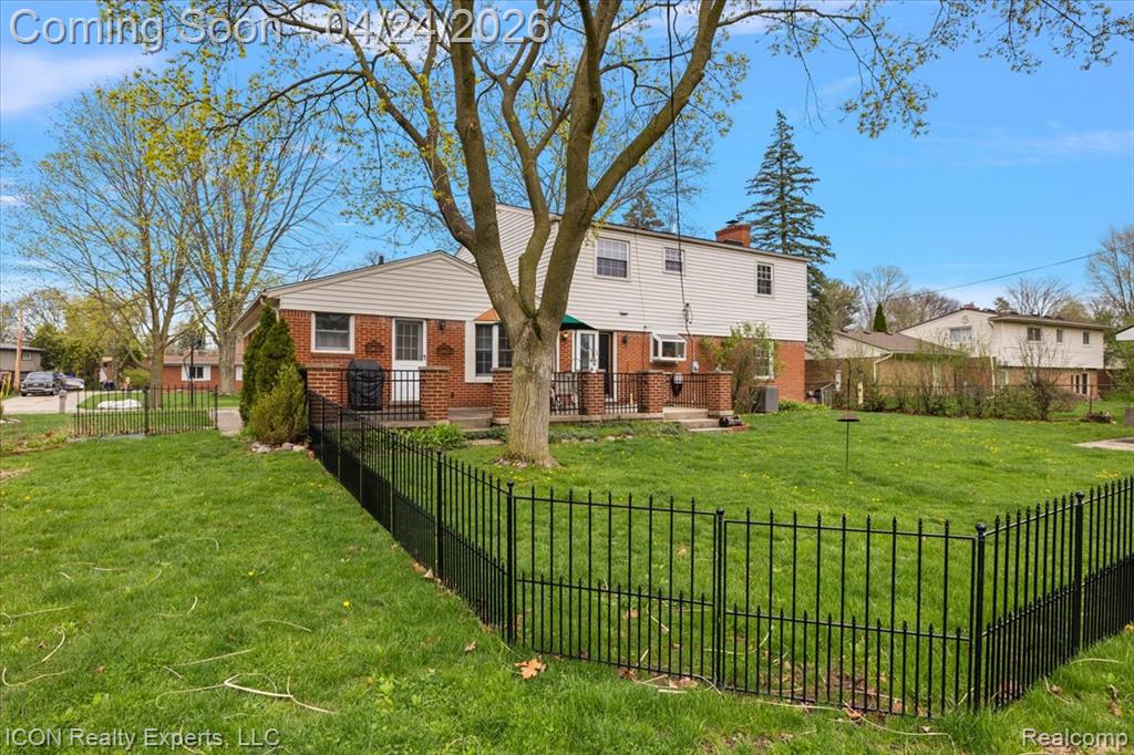 32347 Farmersville Road, Farmington, MI 48334 — Photo 9