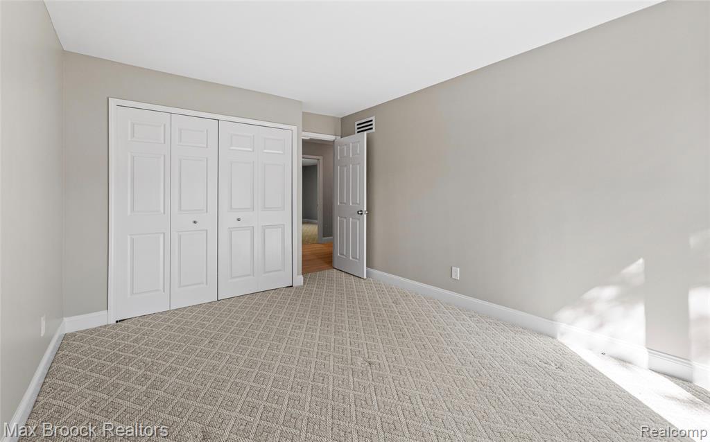 5163 Woodlands Drive, Bloomfield Hills, MI 48302 — Photo 24