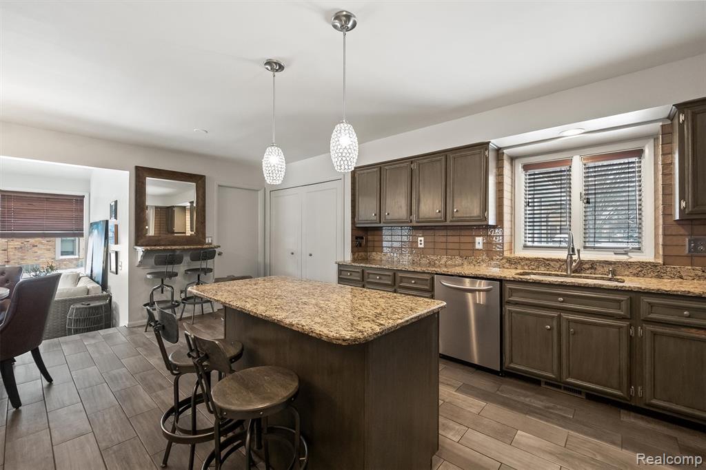 4926 Oak River Drive, Troy, MI 48098 — Photo 13