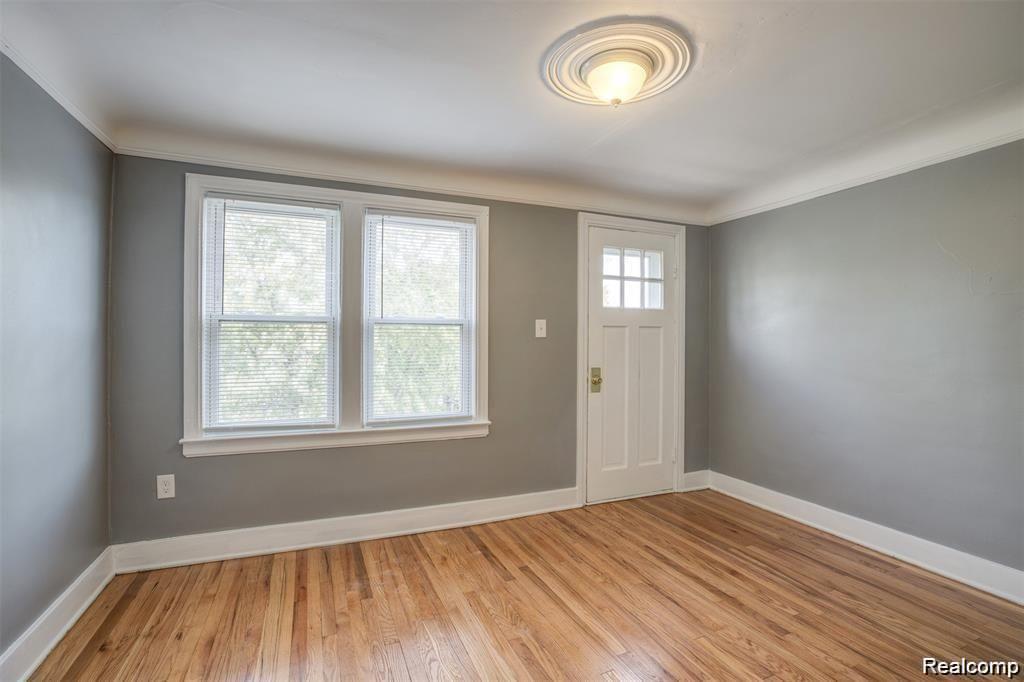 6753 HEYDEN Street, Dearborn Heights, MI 48127 — Photo 36
