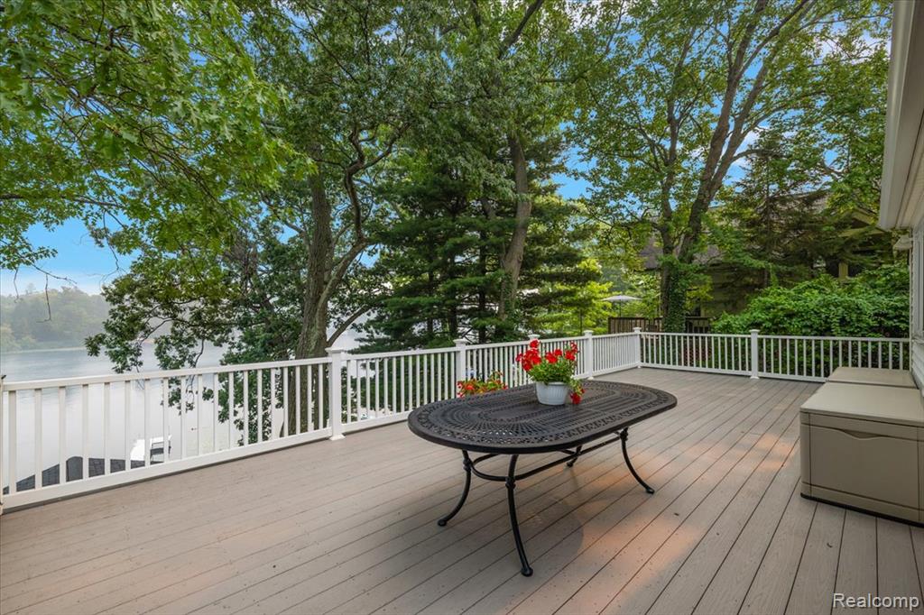 869 Central Drive, Lake Orion, MI 48362 — Photo 52