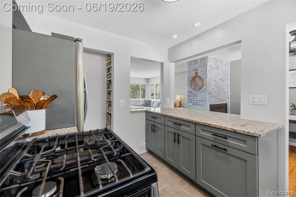 25815 West River Road, Grosse Ile, MI 48138 — Photo 20